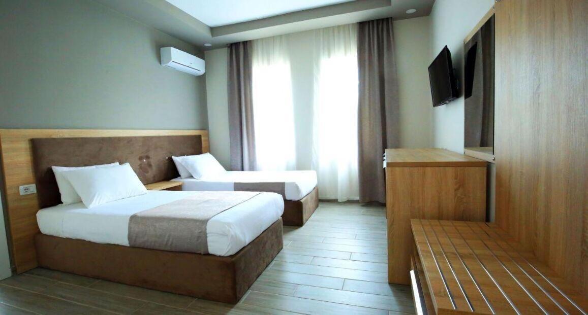 Hotel Rean Голем Екстериор снимка