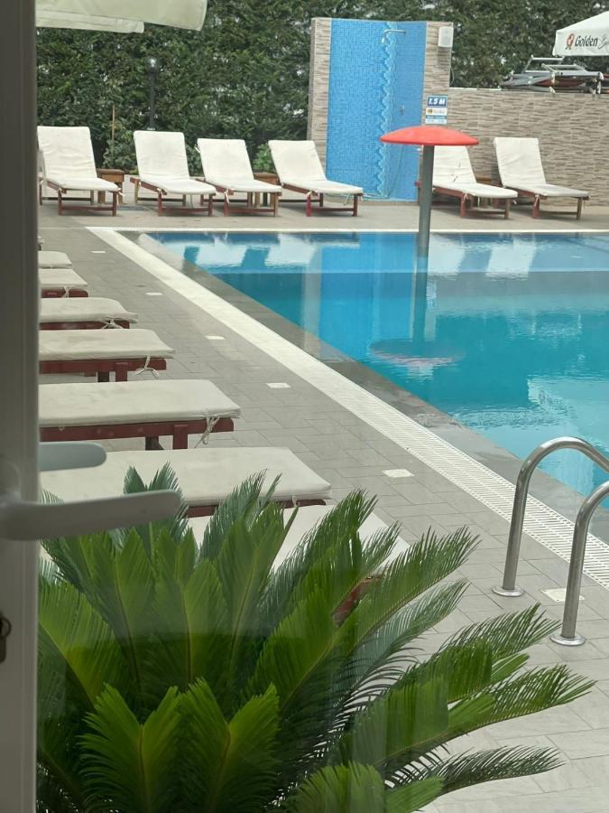 Hotel Rean Голем Екстериор снимка
